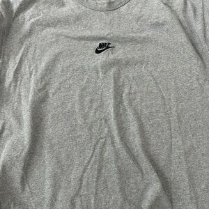 Nike Men's Heather Gray Short Sleeve Tee